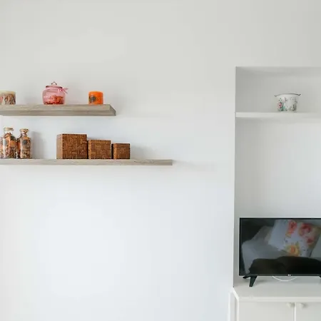 Hermes Gardens 2 Bedroom Sea View Flat In Apartment *